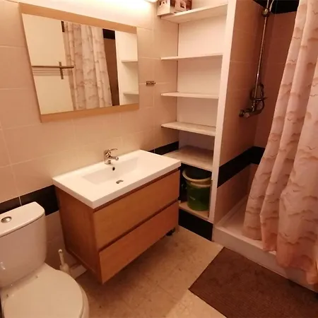 Appartement Climatise Pres Plage, 4 Pers. Avec Parking - Port Camargue - Fr-1-731-102 *